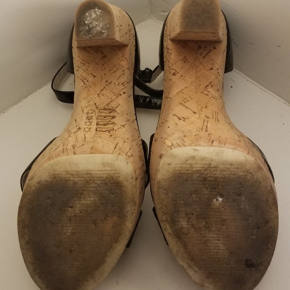 Michael Kors Plarform Sandals - Picture 3 of 5